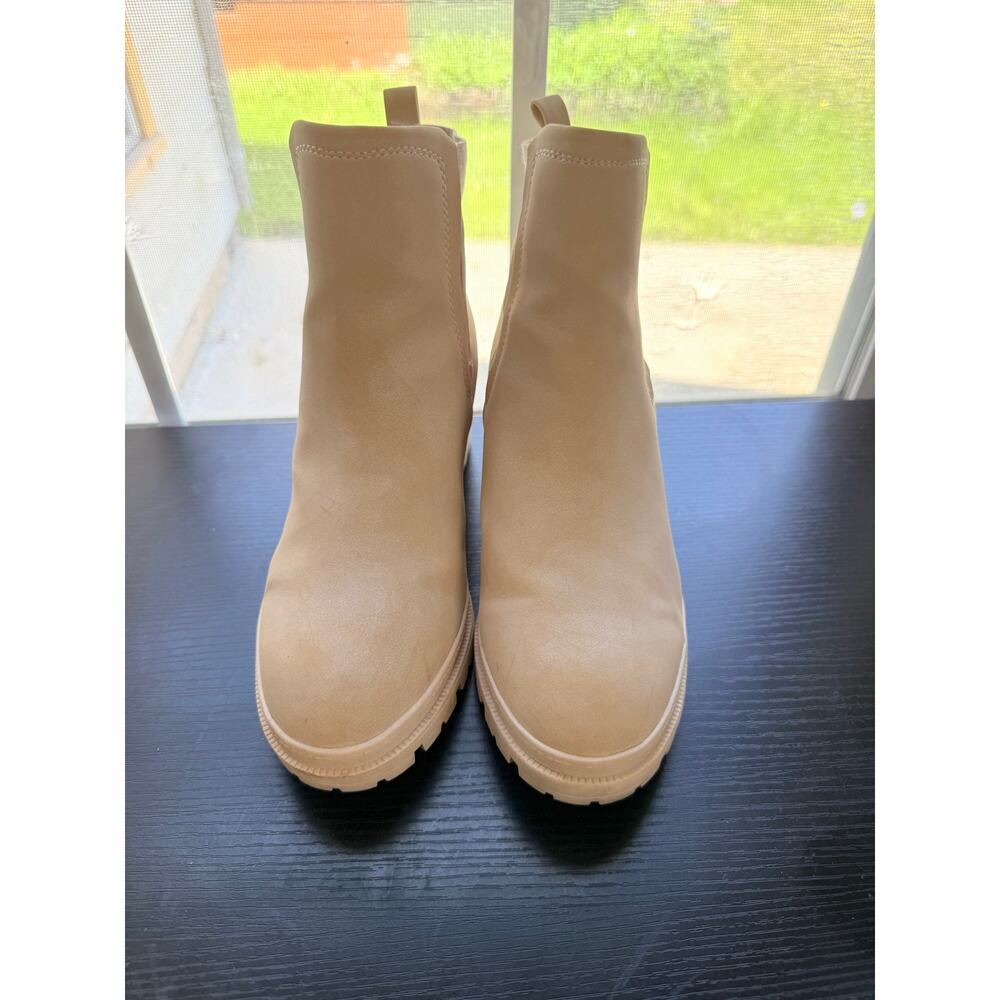 Shelley Beige Chunky Boots Block Heel Chelsea Ankle Boots Women’s Size 8.5 - Picture 2 of 11